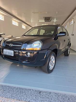 HYUNDAI TUCSON 2.0 MPFI GLS 16V 143CV 2WD GASOLINA 4P AUTOMÁTICO HYUNDAI TUCSON 2.0 MPFI GLS 16V 143CV 2WD GASOLINA 4P AUTOMÁTICO